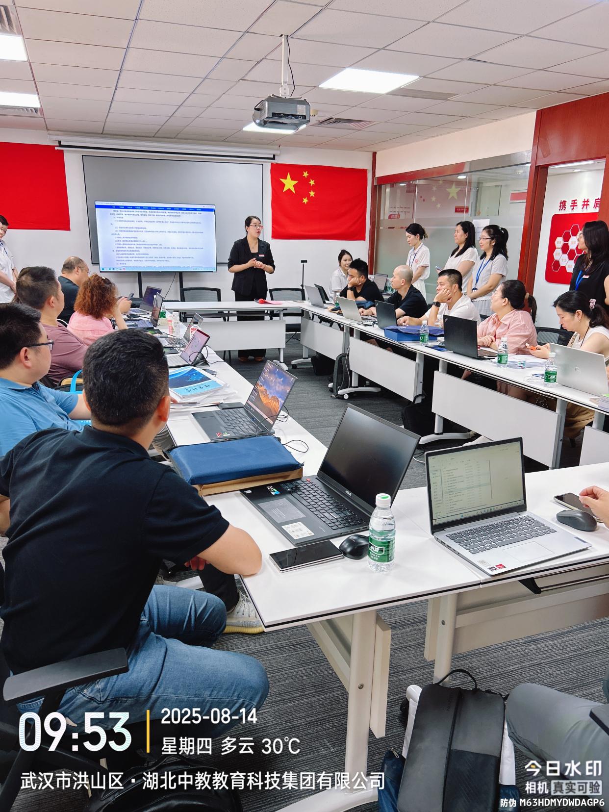 業(yè)績材料只堆合同？武漢職稱評審被退難怪你